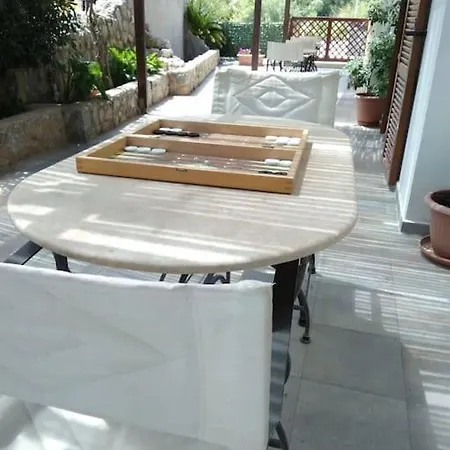 Vromolithos Apartments *