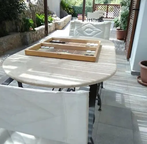 Vromolithos Apartments *