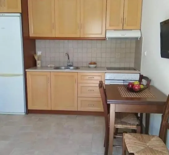 Vromolithos Apartments *